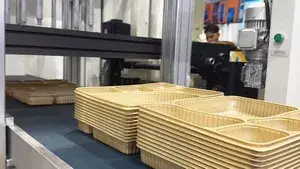 ماكينة تشكيل حراري ثلاثية المحطات لعلب لانش بوكس (PLA) موديل (ATM-60/40)