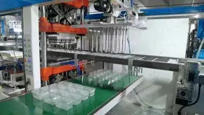 ماكينة تصنيع علب الفواكة البلاستيكية بالفاكيوم ذات ثلاث محطات (ATM-72/85)