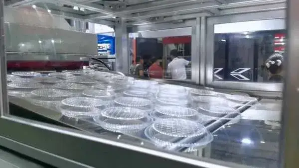 ماكينة تشكيل حراري للأغطية البلاستيكية (HY-63/78)