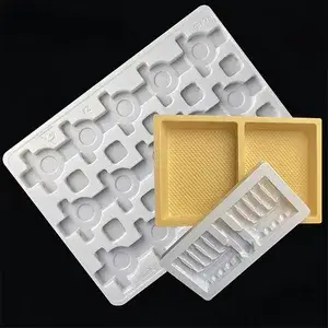 ماكينة تصنيع البلاستيك بالفاكيوم ذات ثلاث محطات (PP/PET/PS/PVC)