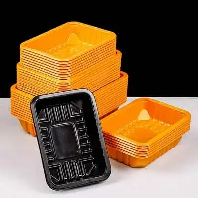 ماكينات تشكيل حراري للبلاستيك متعددة المحطات