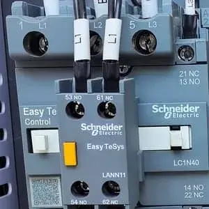 مرحّل كهربائي