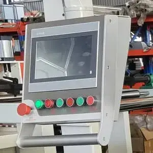 لوحة تحكم بشاشة لمس