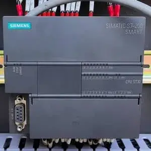 نظام تحكم PLC